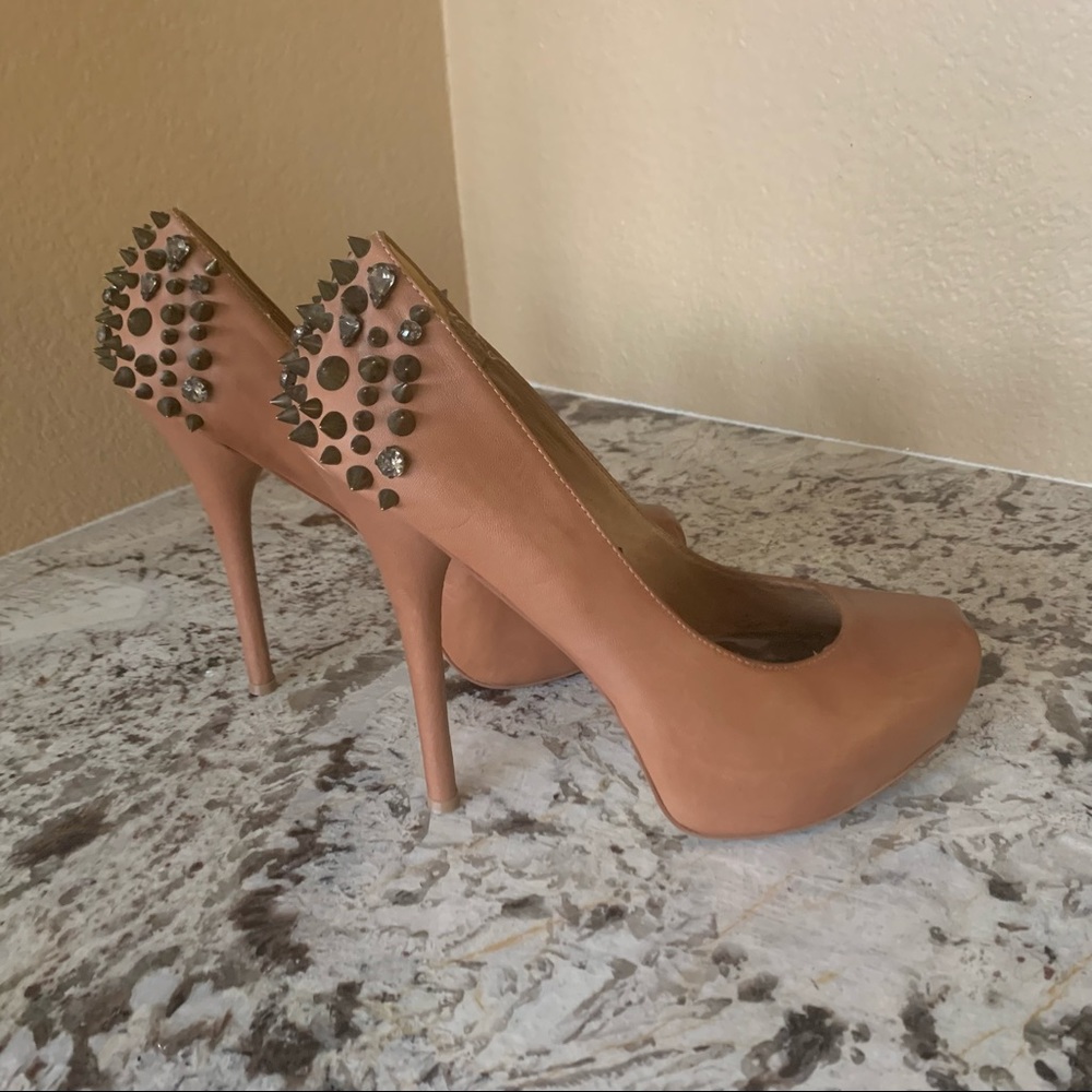 ZIGIny SLY TAN PUMPS